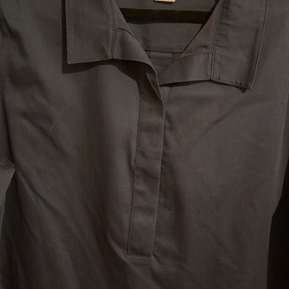 Chico’s Navy Button Back Tunic No-Iron Collection - Picture 2 of 4